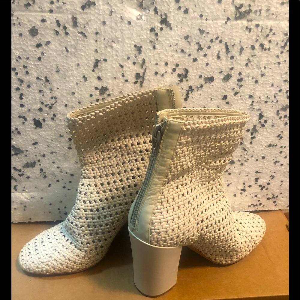 Bootlicious